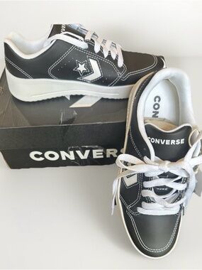 Converse Star Chevron Black White Skate Style Sneakers Size Women’s 4.5